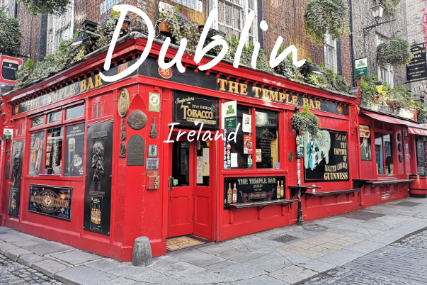 Statue of a small boy in a blue suit, located in Brussels.